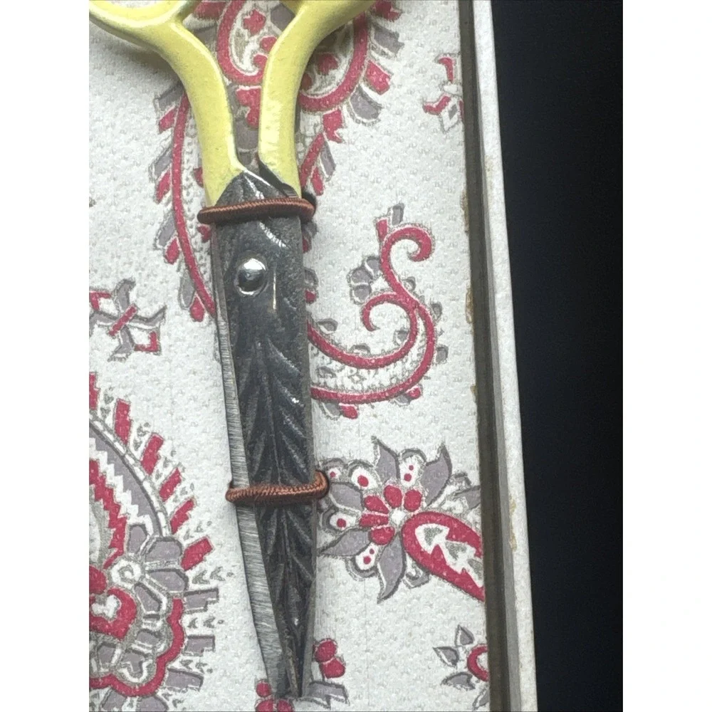 Yellow Canary Sawimg Shears Size 7 /5/4